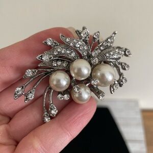 Vintage Rhinestone Brooch Faux Pearl Silver Tone Floral Costume Jewelry